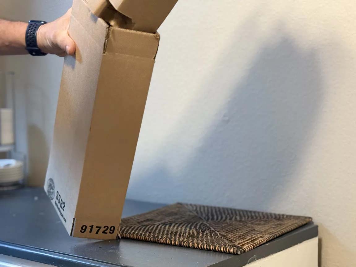 Sliding insert into shipping box